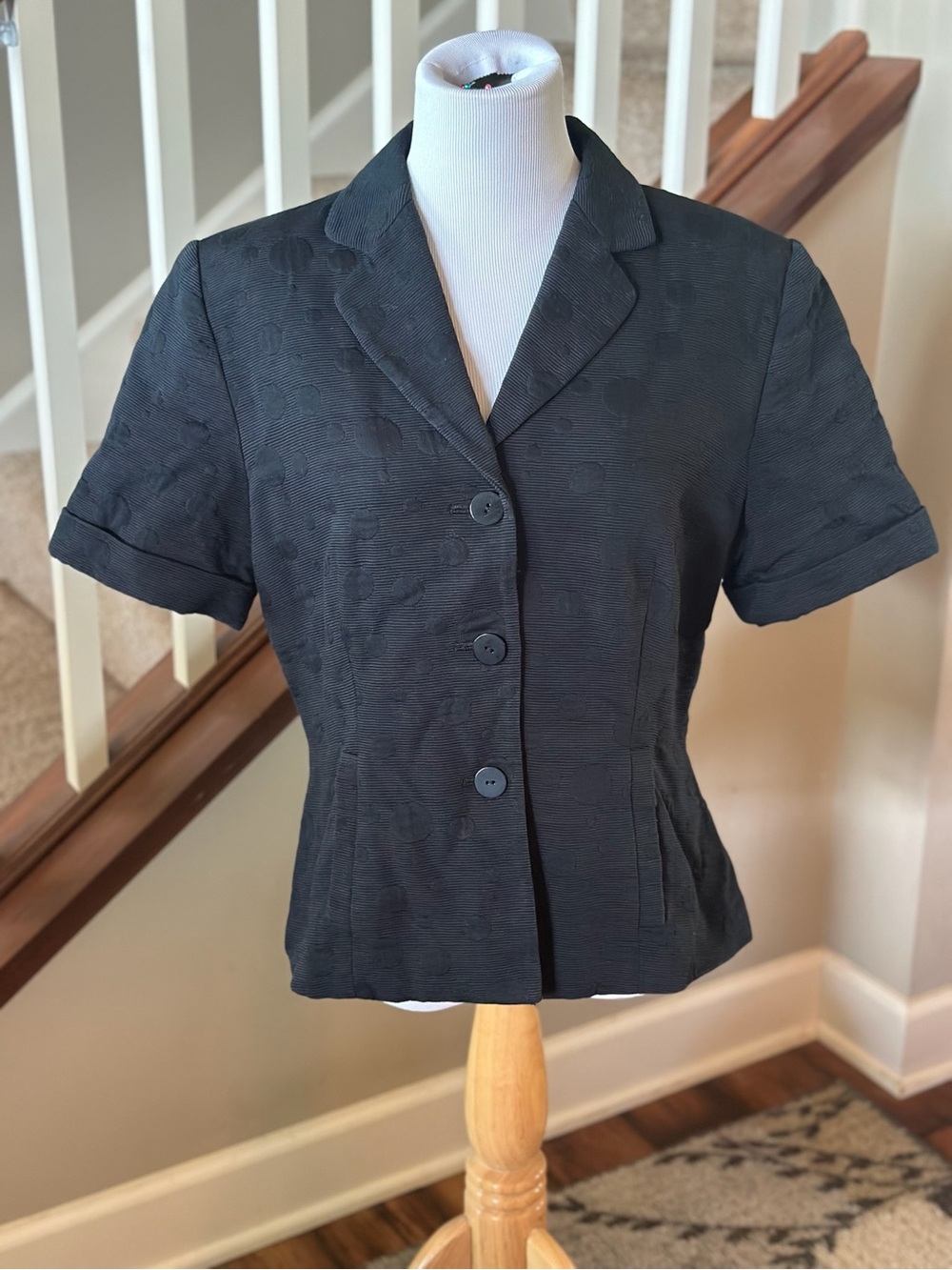 Casual Corner Short-Sleeve Textured Black Blazer - D3003